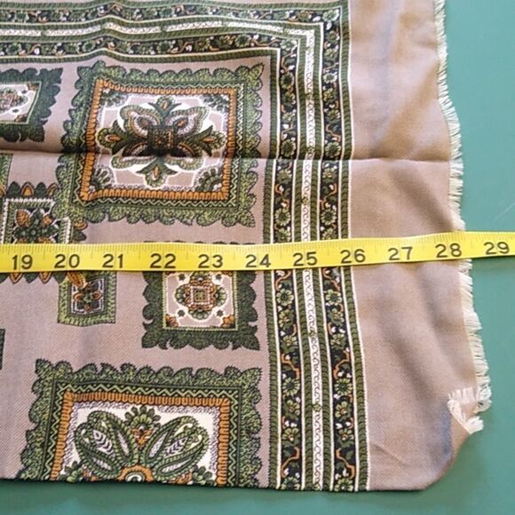 Elegant Green and Gray Patterned Floral Paisley Design Woven Women's Scarf - Picture 5 of 8